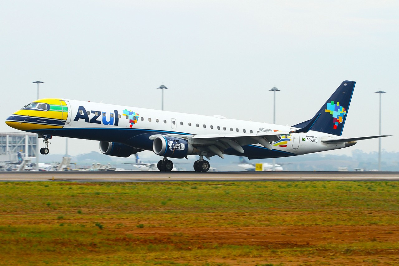 Azul enfrenta problemas nos sistemas desde o início do dia, após o apagão