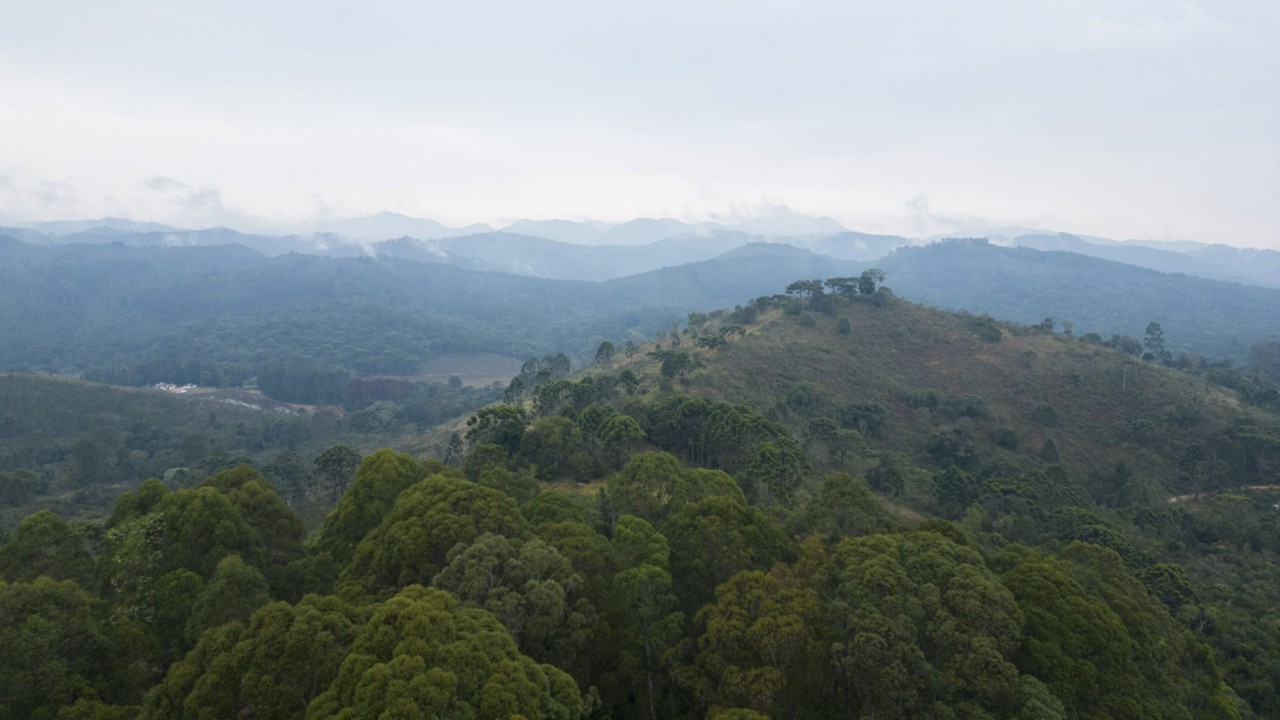 A serra da Mantiqueira tem altitudes acima de 1.000 m e é uma das regiões mais frias de Minas Gerais no inverno