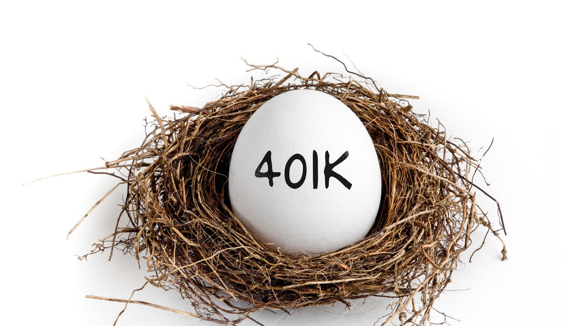 An egg in a nest with the word 40k written on it.