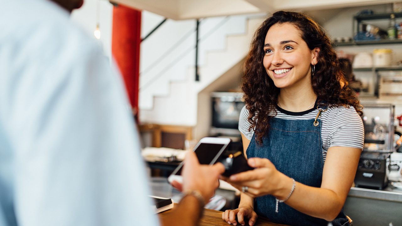 checking out with apple pay