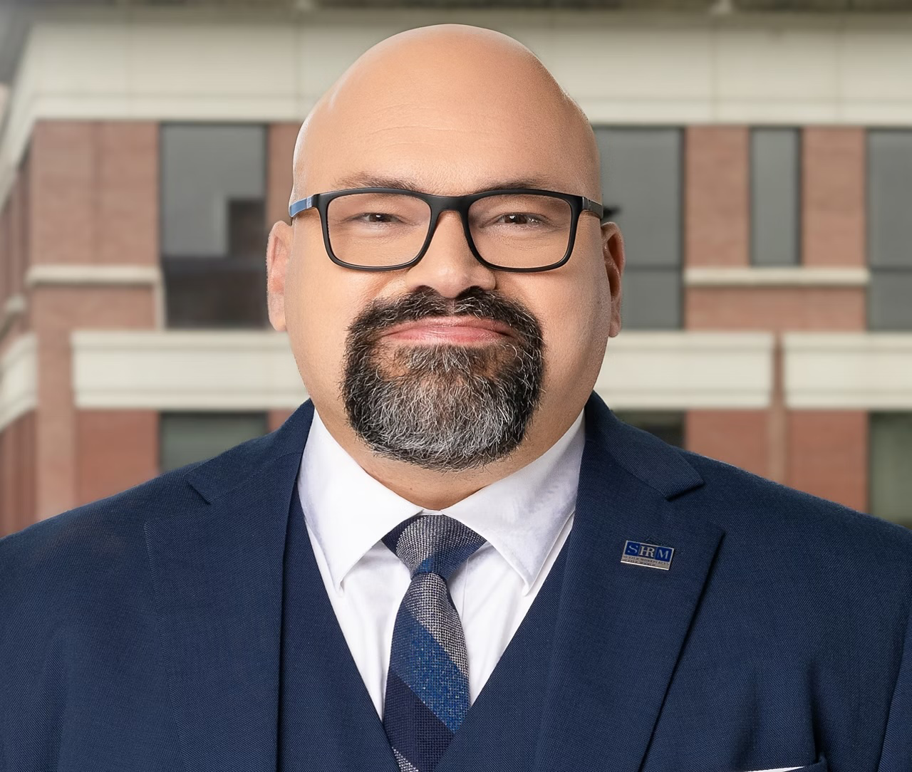 Alex Alonso headshot