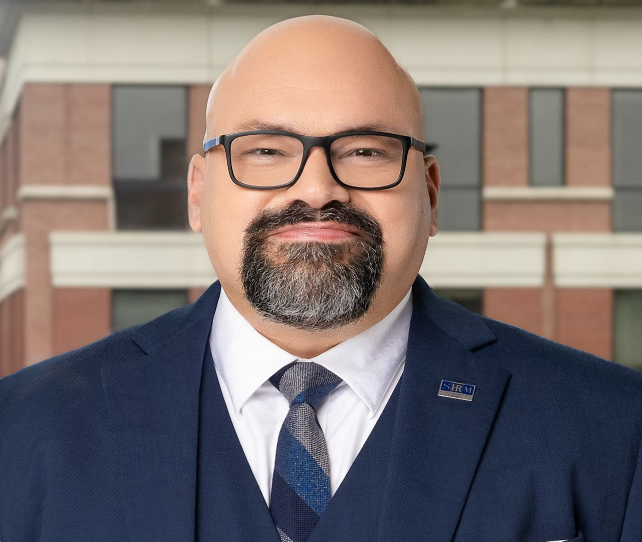 Alex Alonso headshot