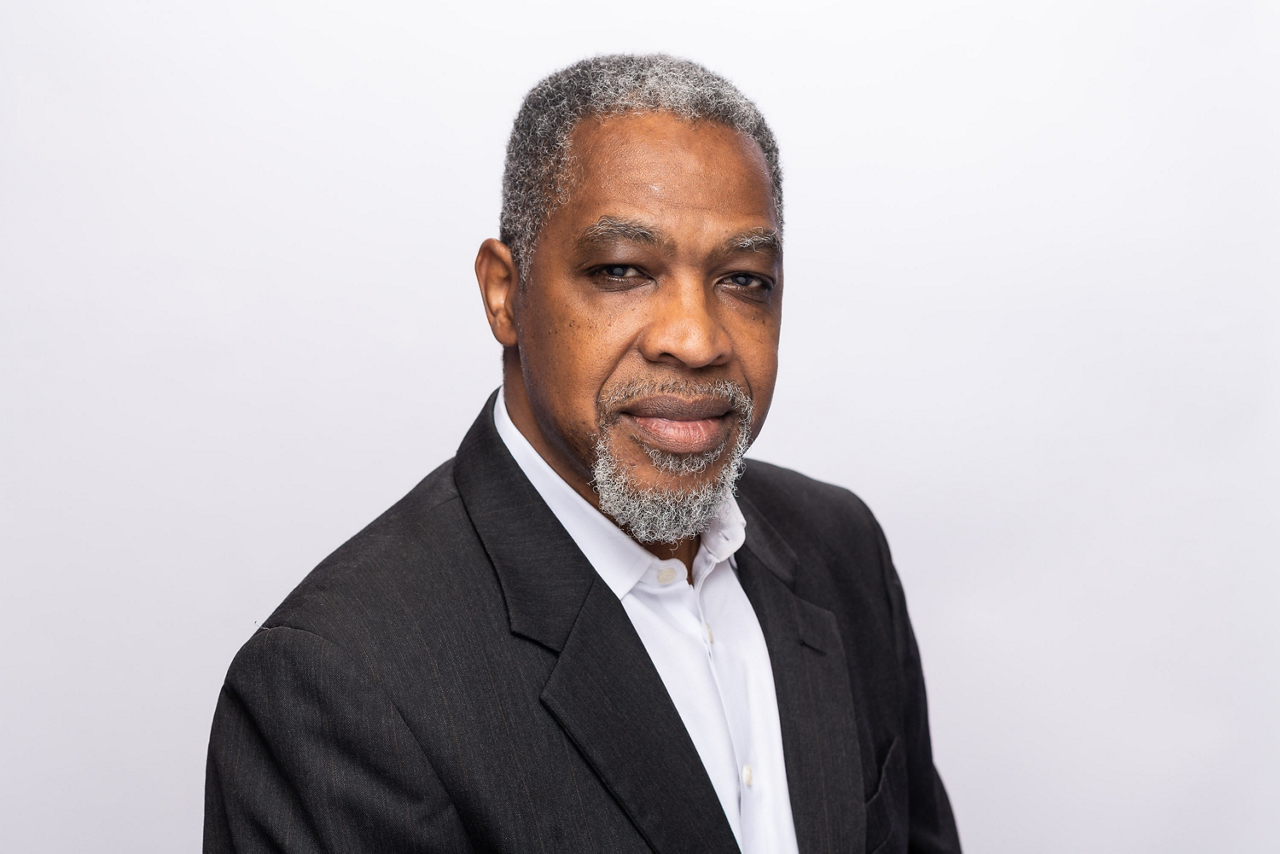 Christopher D Lee headshot