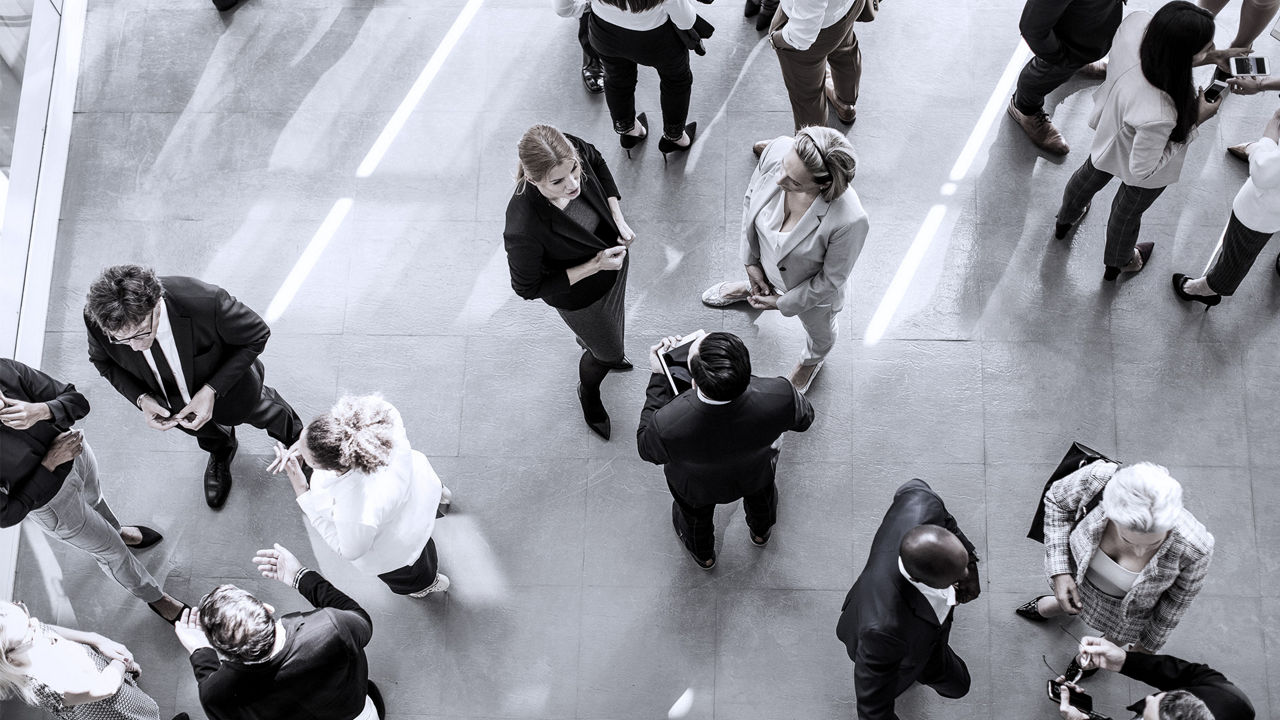 employees-in-office-talking