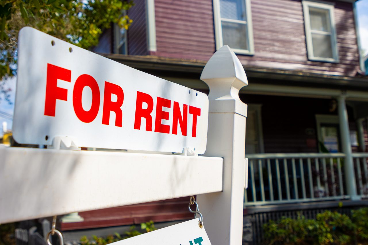 For rent sign outside a house