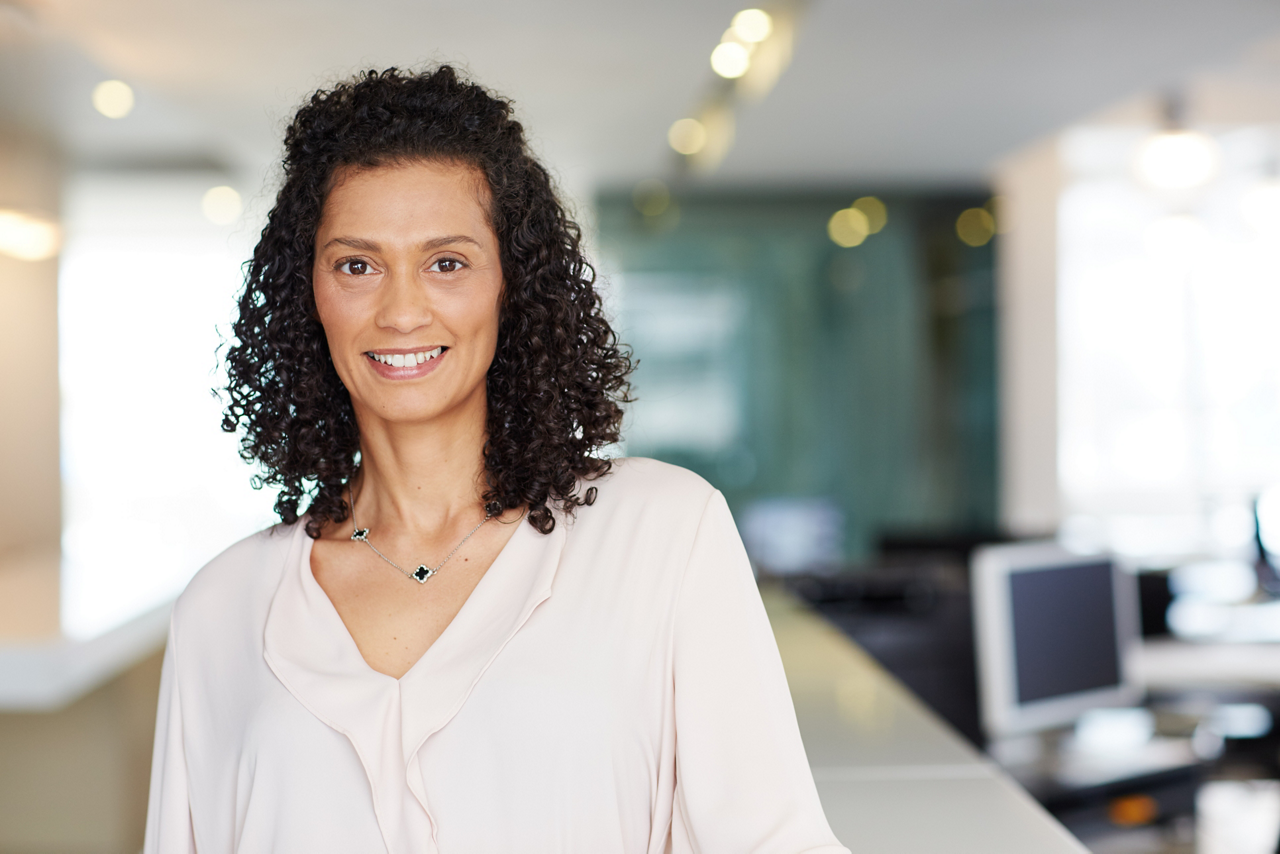Cropped portrait of a confident mature businesswoman in an officehttp://195.154.178.81/DATA/i_collage/pu/shoots/806073.jpg