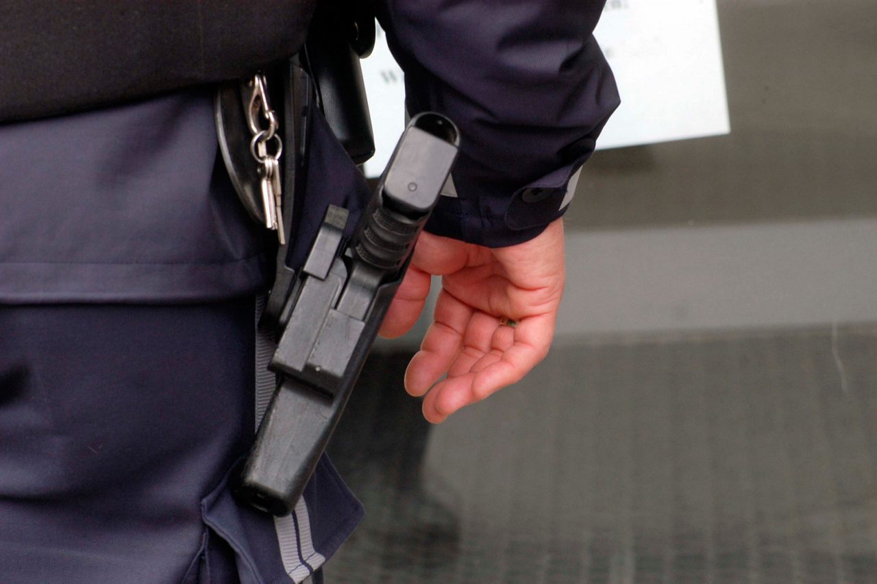 officer with gun