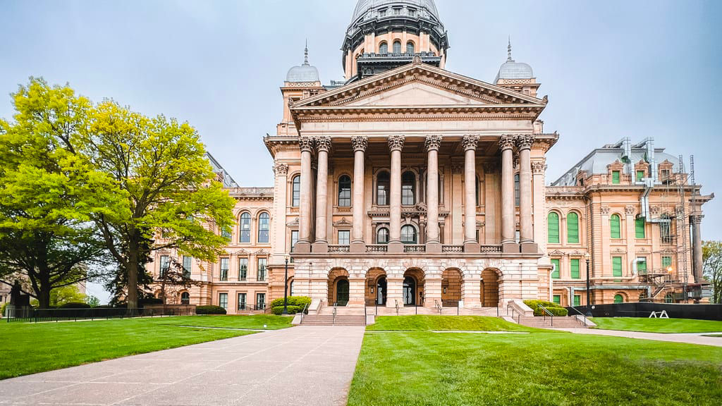 The state capitol building in illinois.