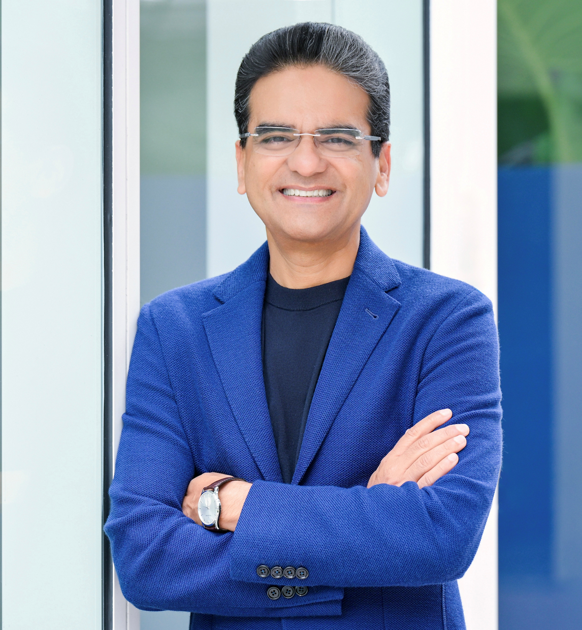 headshot of Louis Upkins