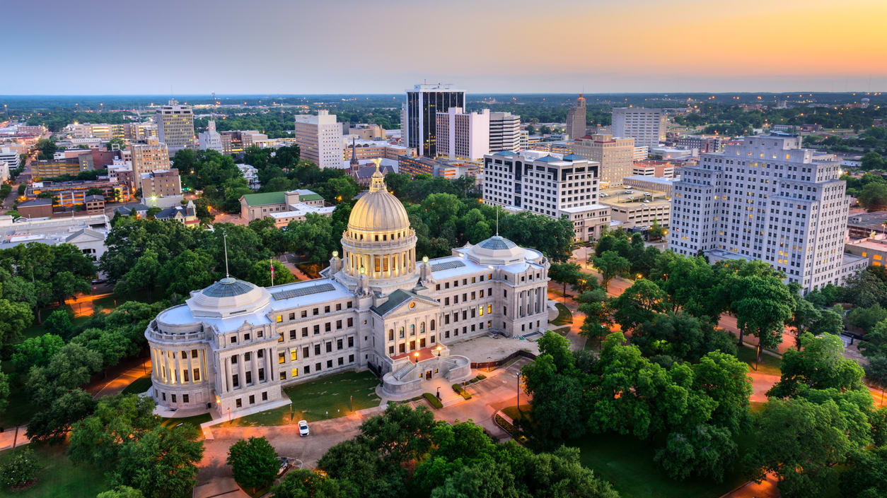 An aerial view of the capitol building in st louis, missouri.