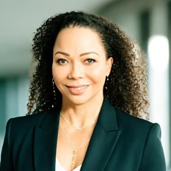 headshot for Nichol Bradford