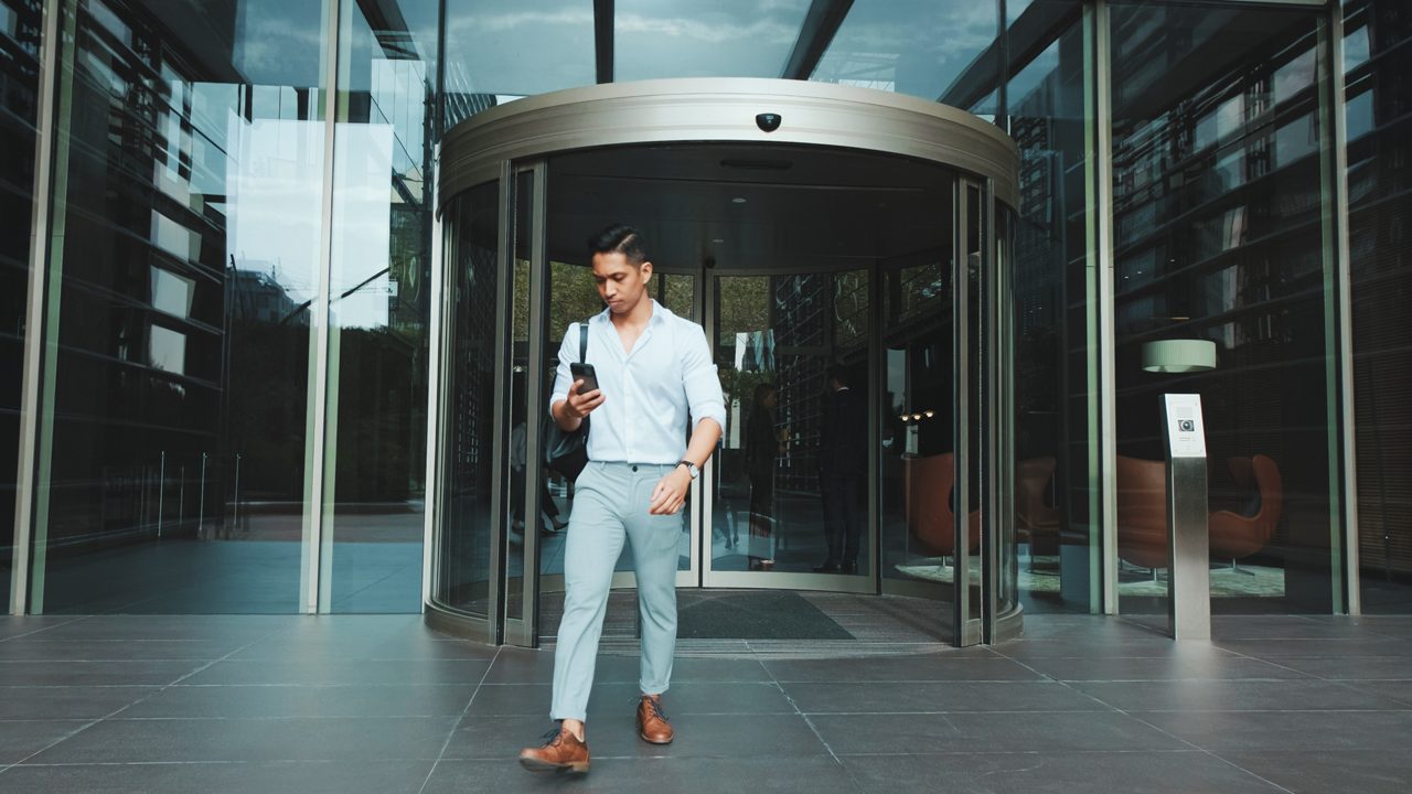 worker leaving office