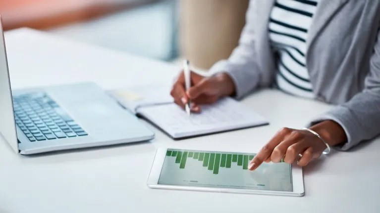 What are the filing requirements for the EEO-1 form?