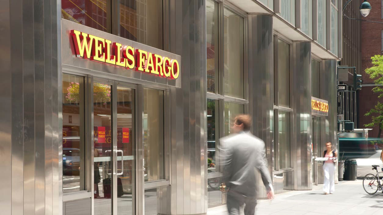 A wells fargo bank in new york city.