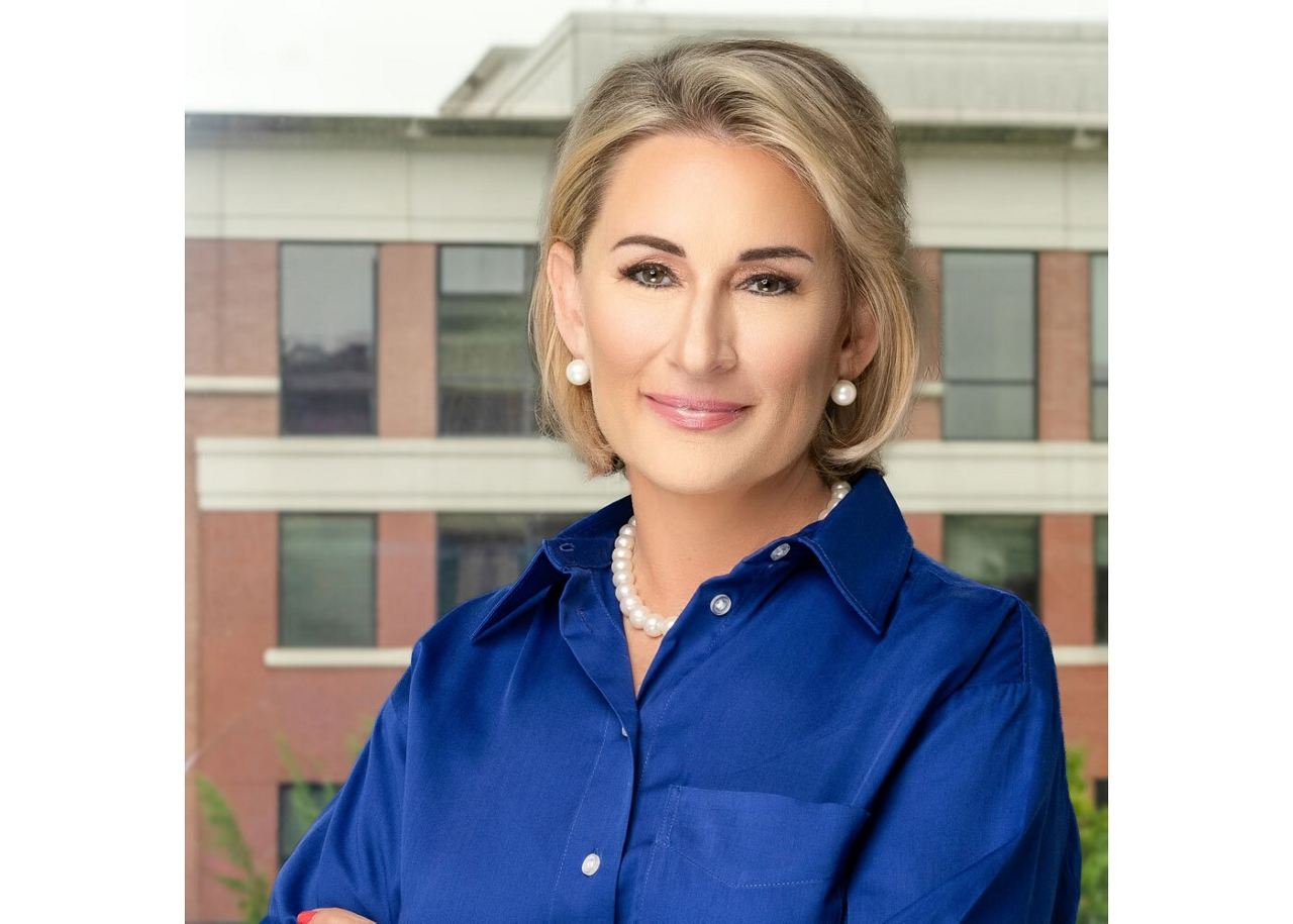 Wendi Safstrom headshot