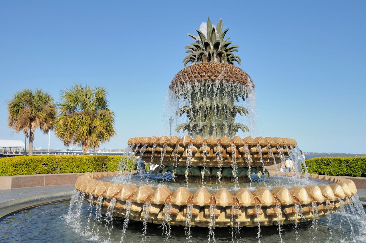 charleston pineapple fountain