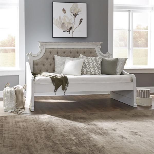 Magnolia Manor Upholstered Daybed