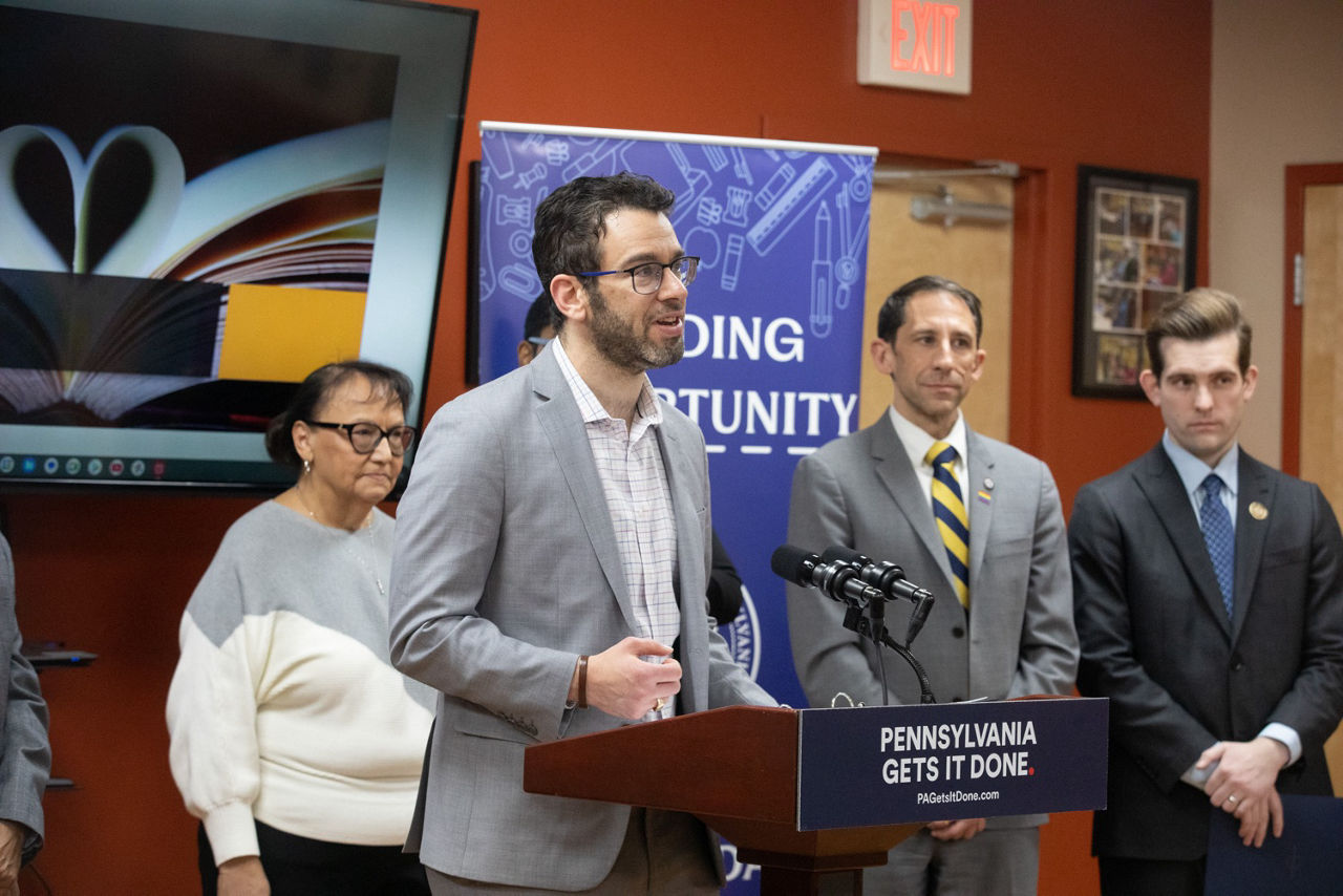 State Rep. Mike Schlossberg joins state and local leaders to highlight more than $11 million in state grants to provide afterschool programming and help make Pennsylvania communities safer...The Pennsylvania Commission on Crime and Delinquency, which Lt. Gov. Austin Davis leads, is providing $11.6 million in grants to 46 organizations through the new statewide Building Opportunity through Out-of-School Time (BOOST) program. The Shapiro-Davis Administration is funding these projects to provide structured programming for at-risk school-age youth across the Commonwealth.