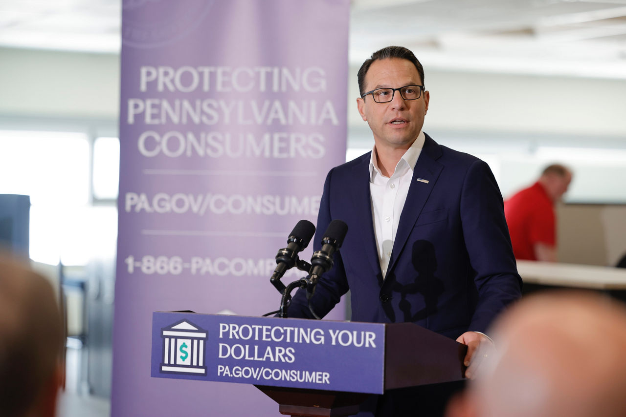 Gov Shapiro speaking at podium