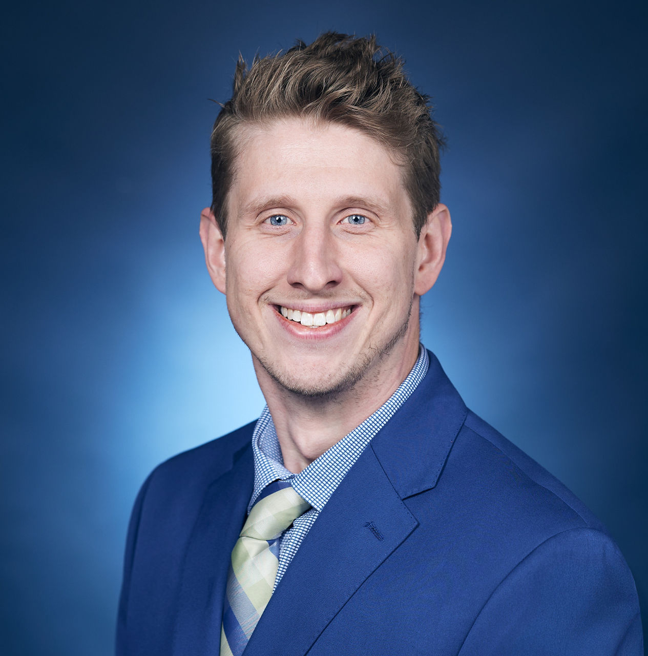 Taylor Nezat headshot