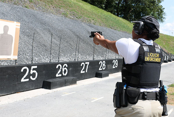 a LEO at at firing range