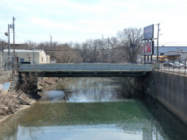 Side view of existing Frankford Bridge over Frankford Creek