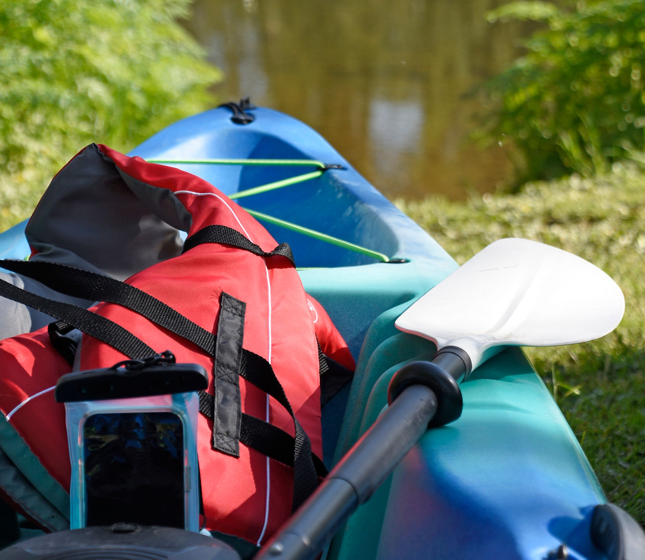 CU of kayak, paddle and lifejacket 