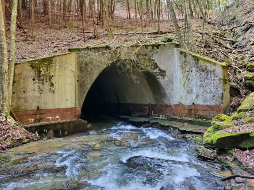 Photo of I-80 over Boyd Run culvert