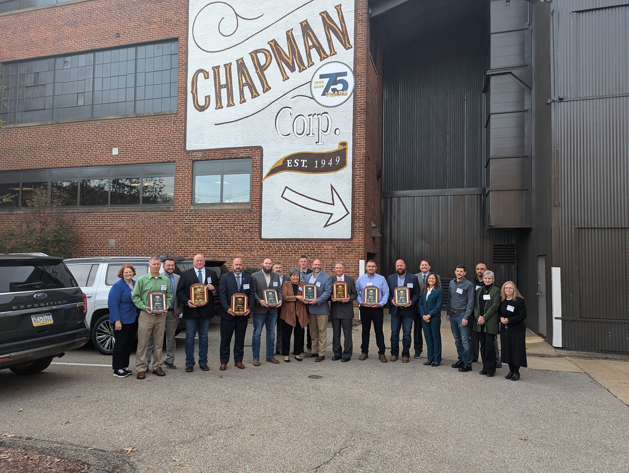 L and I Secretary and Workers' Compensation present GASE Award to Chapman Corporation