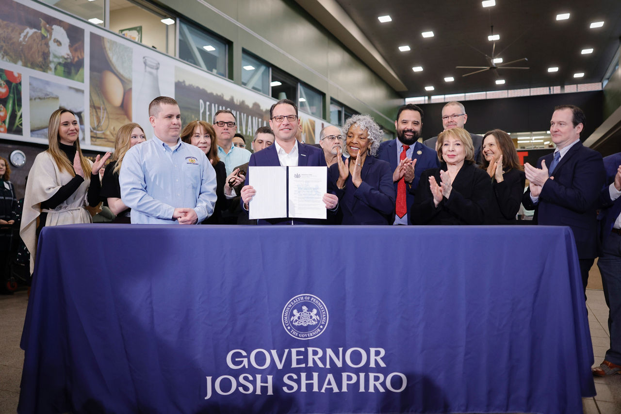 Governor Shapiro signs EO on hiring federal workers