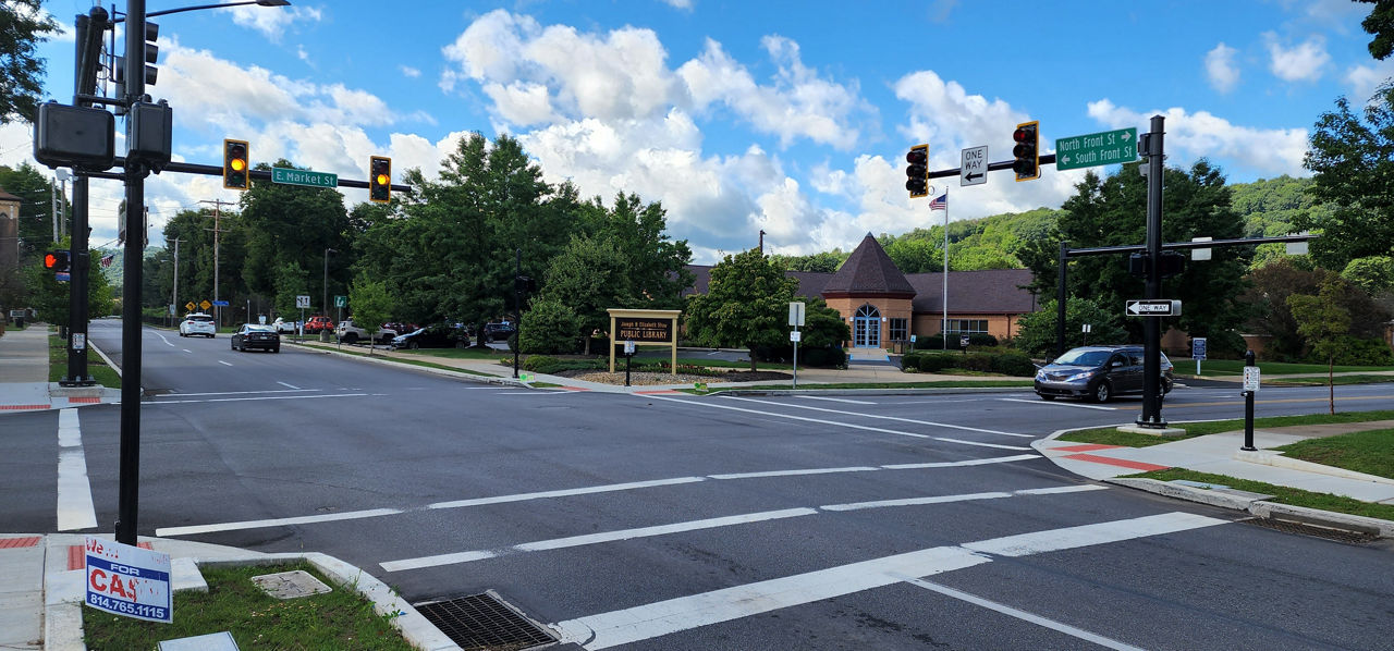 A traffic light at the intersection of State and Second Streets in Harrisburg.