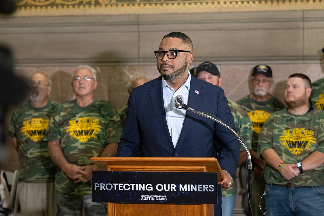 Lt. Gov. Austin Davis at today’s news conference, with UMWA members.