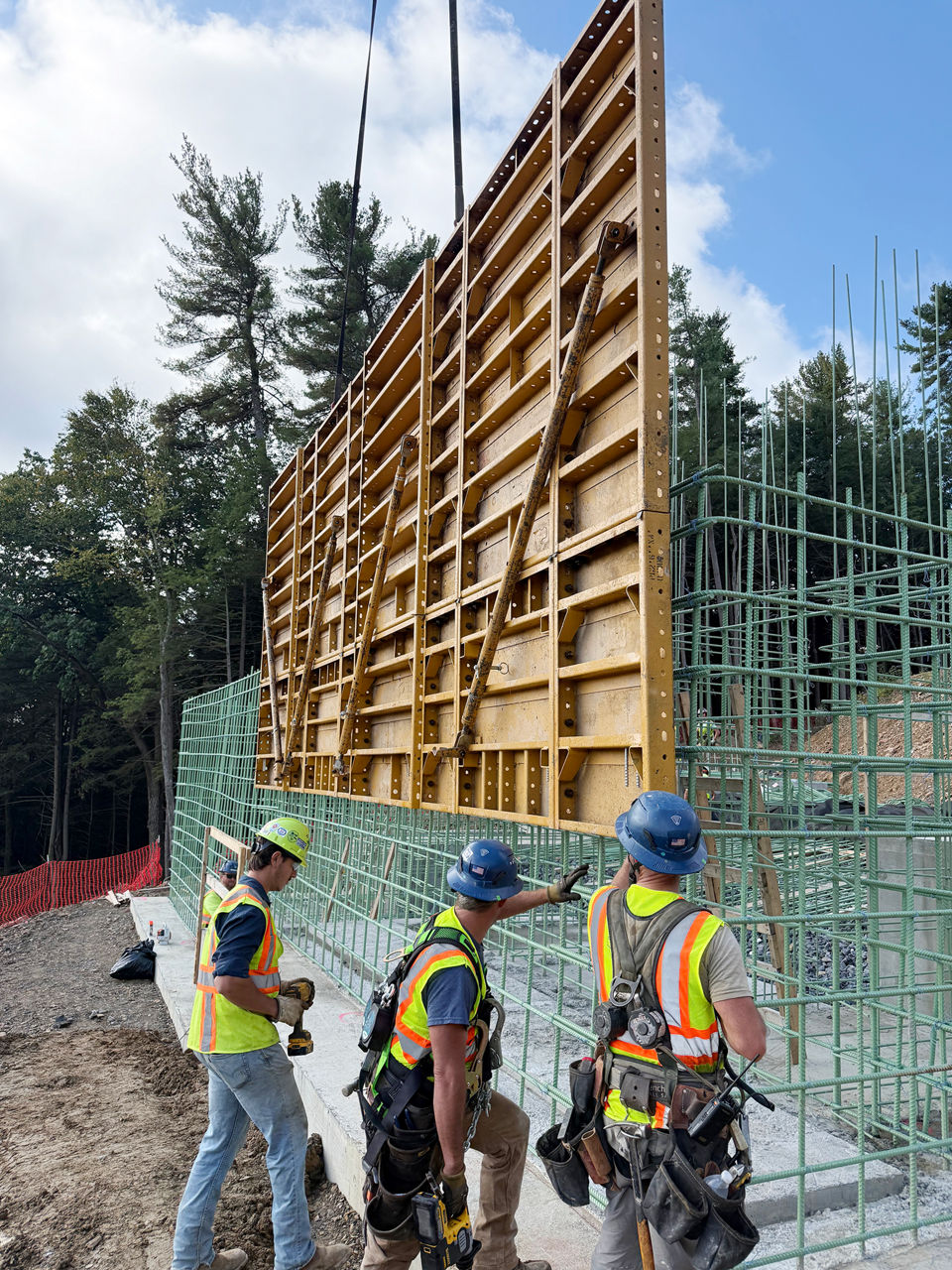 Lift and install of steel girders for the new Jenks Street structures