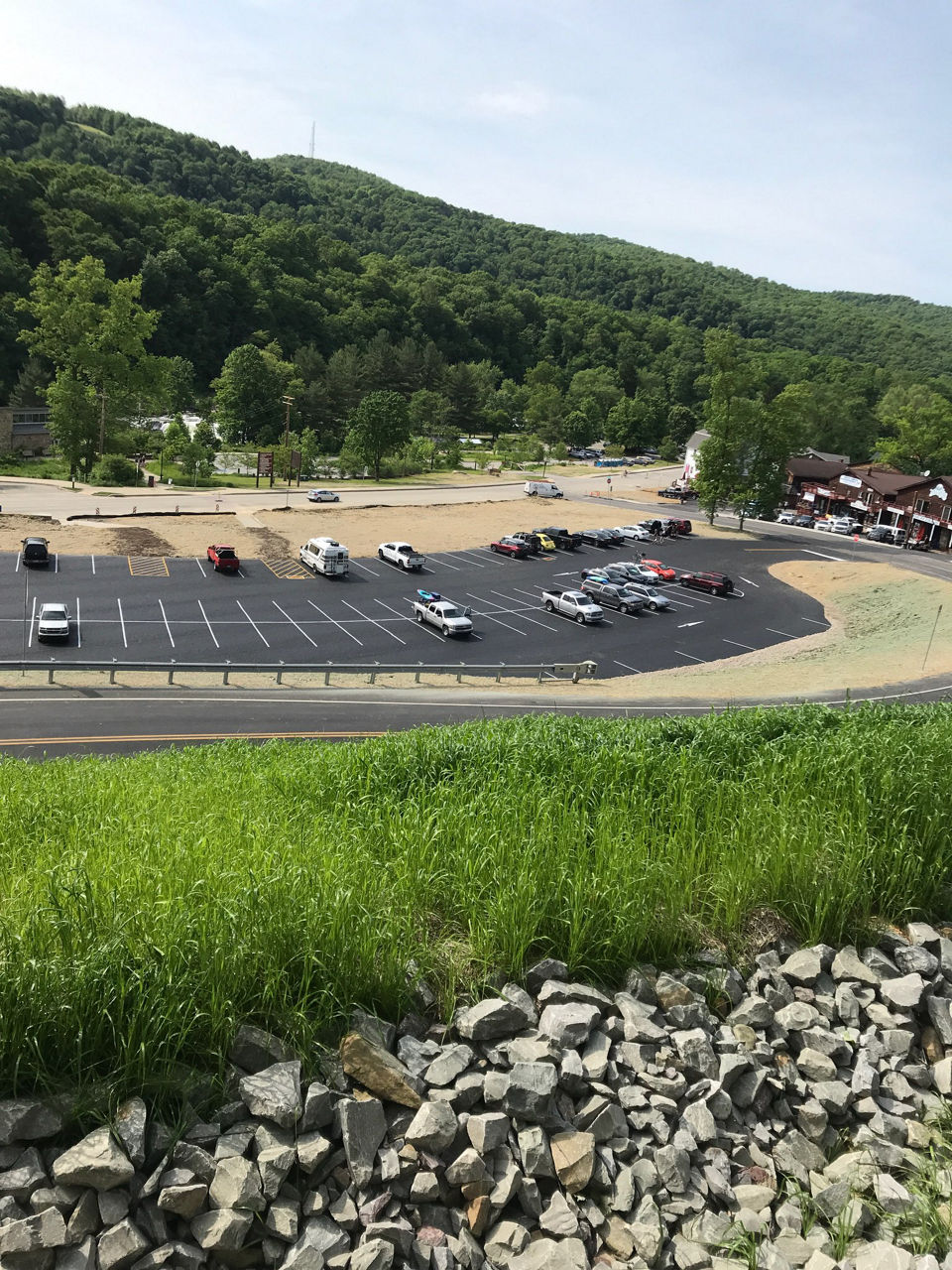 picture of parking lot at Ohiopyle State Park in Fayette County. 