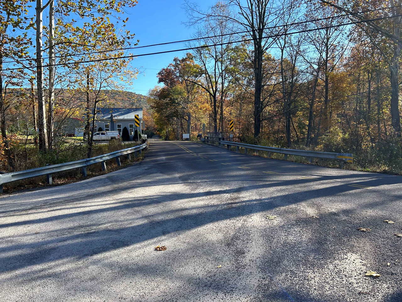 Palo Alto Bridge as viewed from the roadway