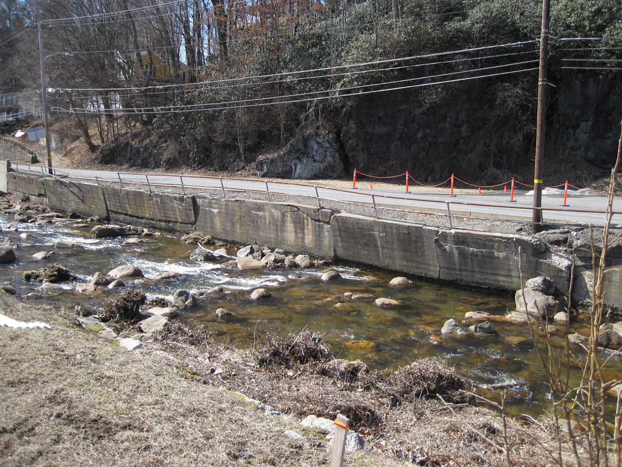 Route 4010 Hudsondale Street retaining wall
