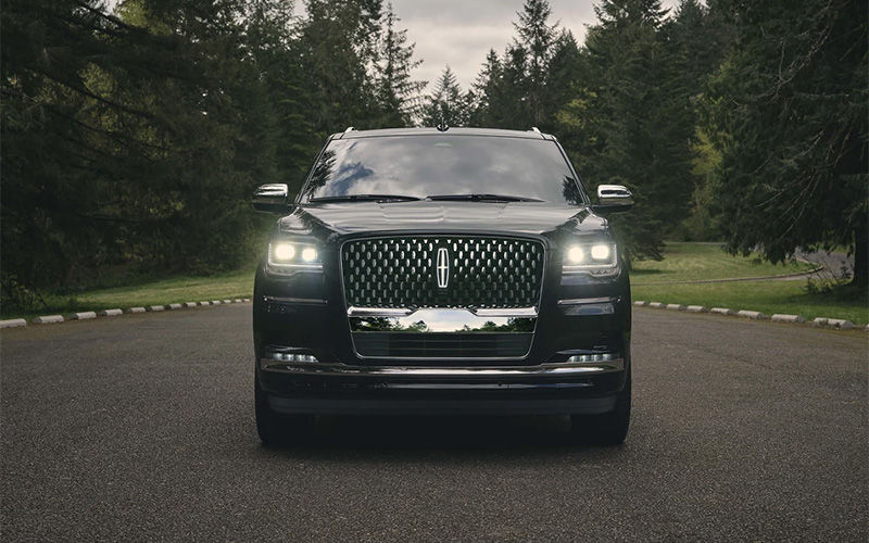 REVIEW: 2023 Lincoln Navigator L Black Label 4X4