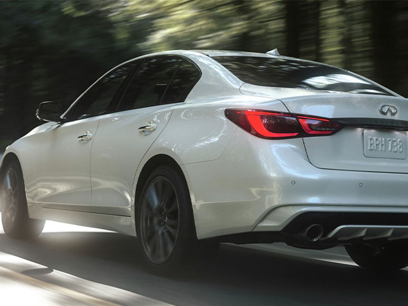 INFINITI Q50 vs. Lexus ES 350 Atlantic INFINITI