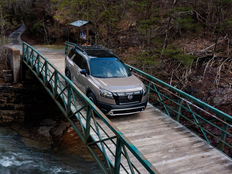 Nissan Pathfinder vs. Chevy Tahoe Indianapolis, IN Andy Mohr Nissan