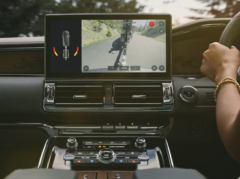 Lincoln Navigator