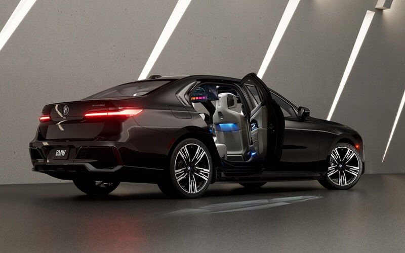 BMW i7