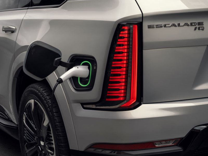 Cadillac Escalade IQ