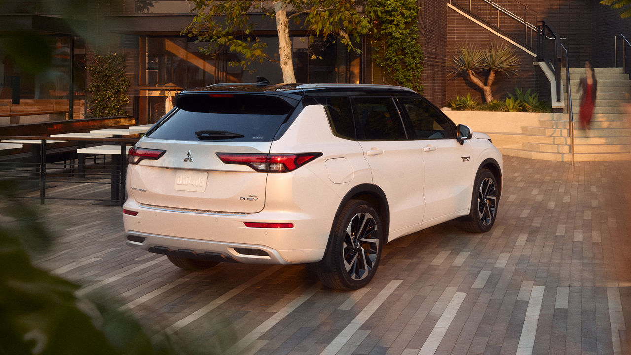 2025 Mitsubishi Outlander PHEV Rear