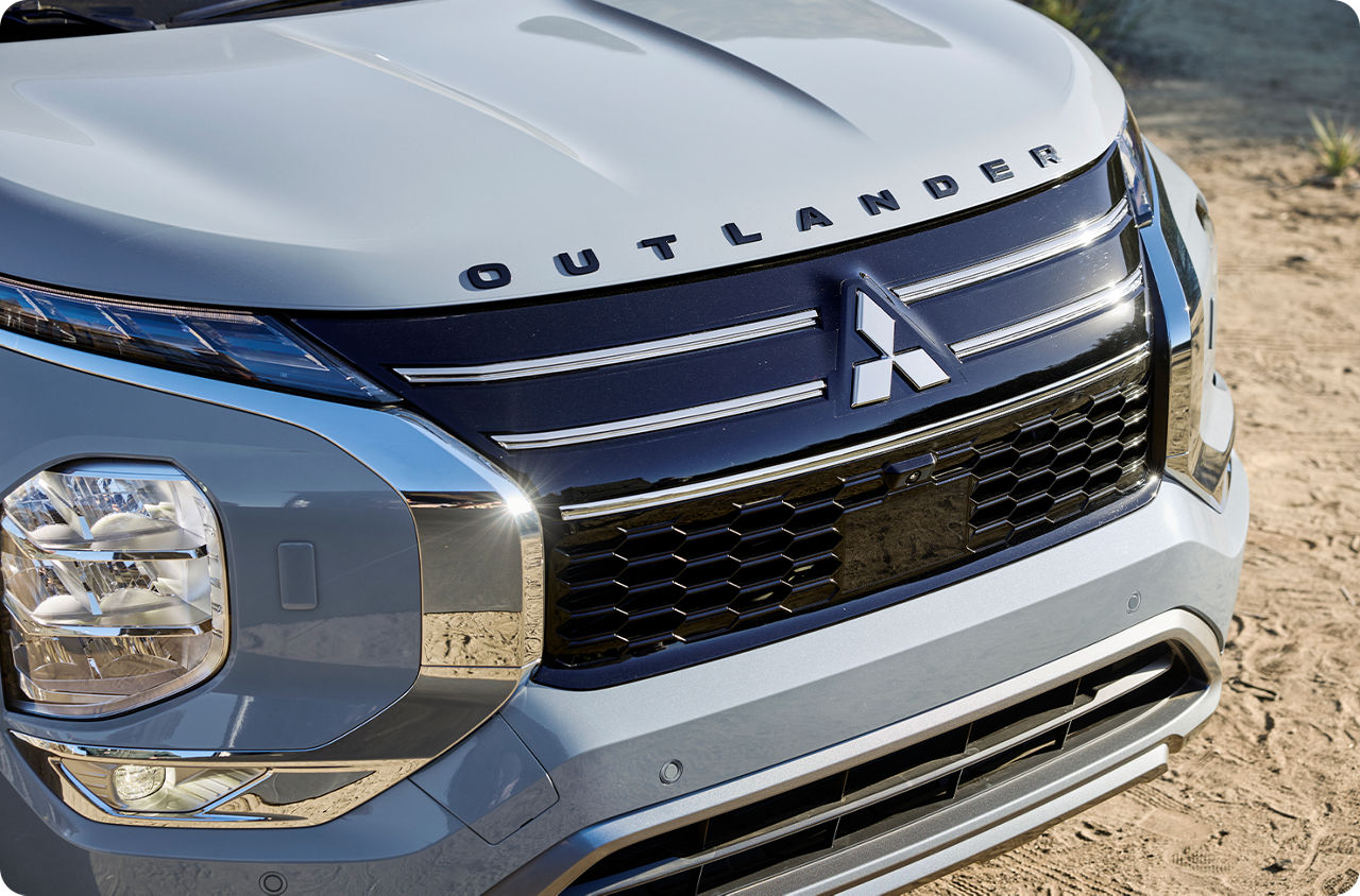 2026 Mitsubishi Outlander PHEV Front