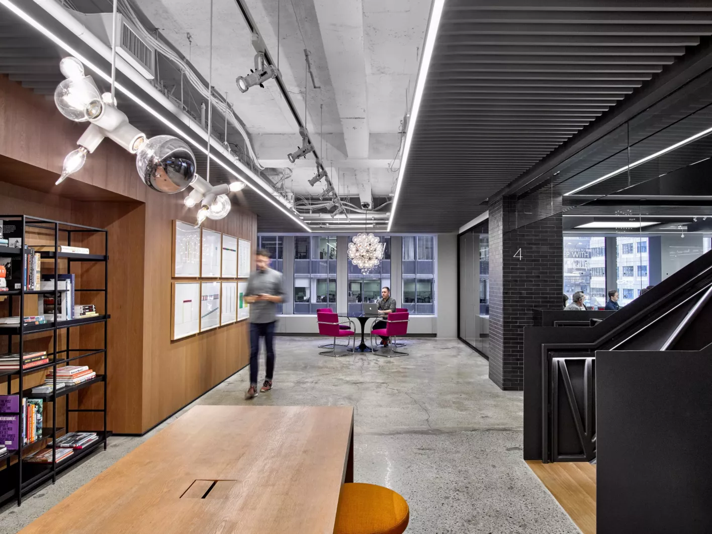 USG Ceilings Plus® Design Solutions-Barz®