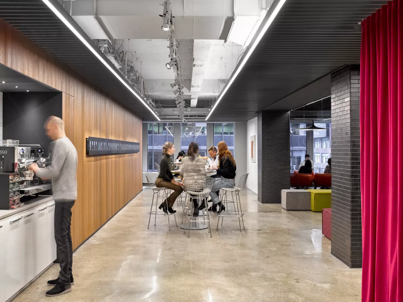 USG Ceilings Plus® Design Solutions-Barz®