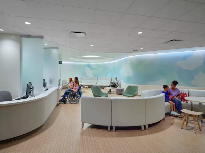 USG Mars™ Acoustical Panels Cincinnati Children's Hospital - College Hill Architect: GBBN Photo: © Ryan Kurtz Photography LLC