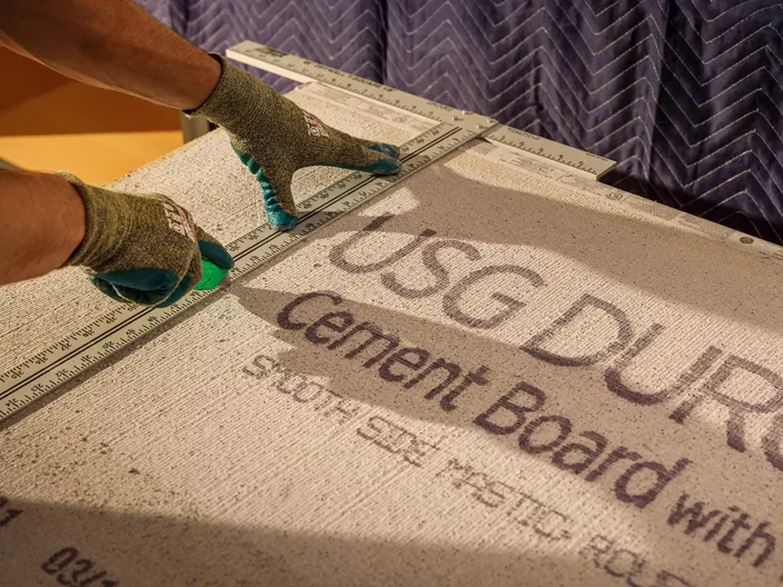 USG Durock® Brand Cement Board with EdgeGuard™ Panels (English)