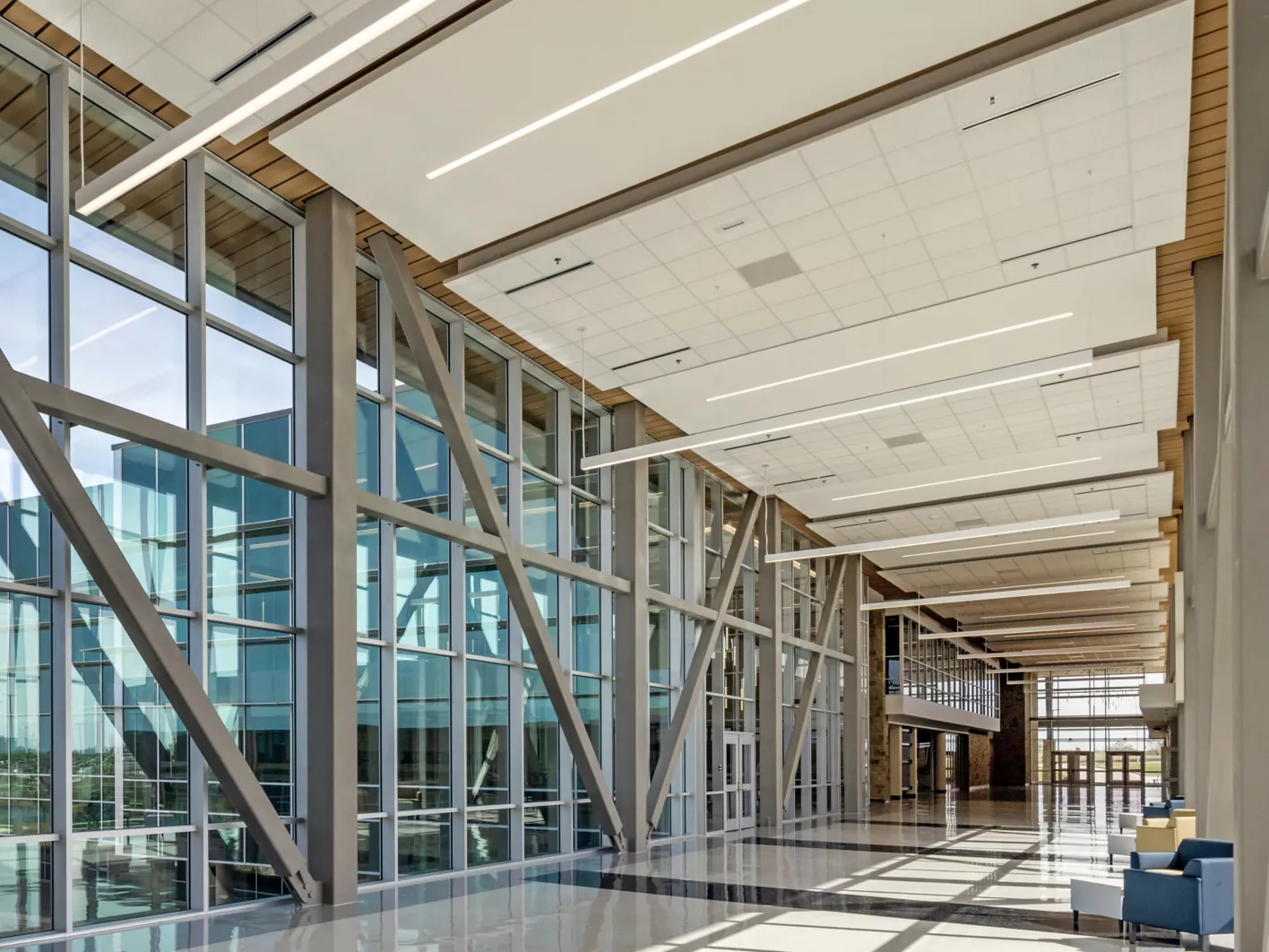 USG Paraline® Plus Linear Metal Systems, USG Mars™ Acoustical Panels, USG Donn® Brand DX®/DXL™ Acoustical System, USG Drywall Suspension, Architect: VLK Architects, Photo: © Chad M. Davis, AIA