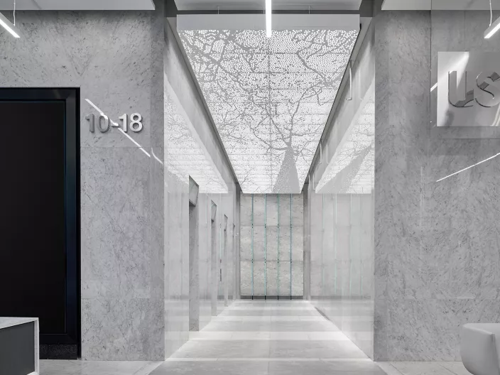 USG Illusions® + Glow™ | Project: 550 West Adams | Architect: Griskelis Young Harrell, Photographer: Fungi Media